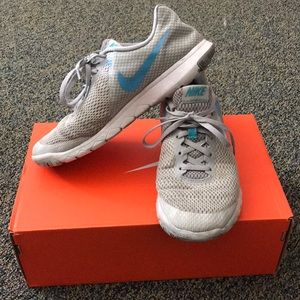 Nike Flex Experience RN 6 SIZE 9